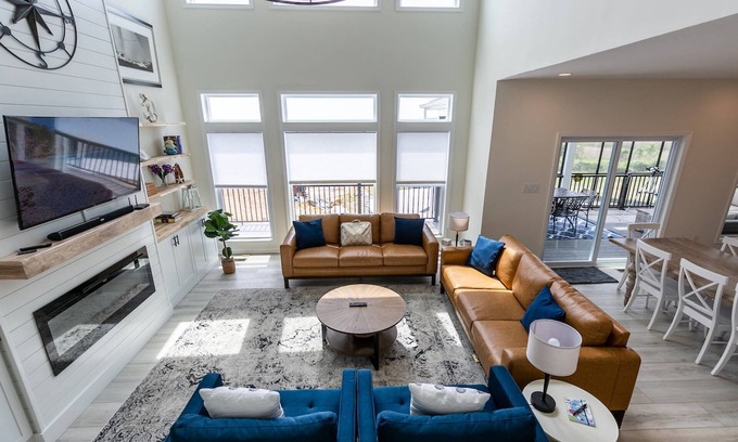 Tracys Landing Casa | Private Waterfront Retreat with Pool, Hot Tub and Game Room