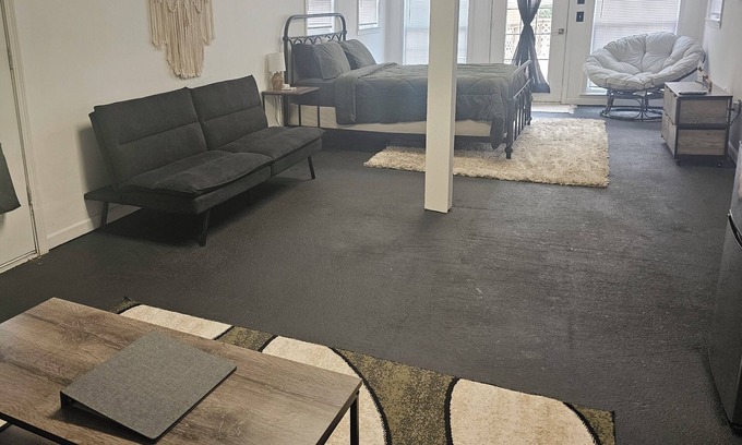 Vienna Apartamento | Private Waterfront Suite