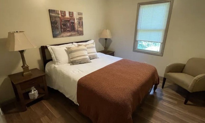 Central Apartamento | Private Wooded Cottage 2 Bed/1 Bath