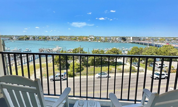 Wrightsville Beach Apartamento | Private Wrightsville Beach Retreat - Channel View!