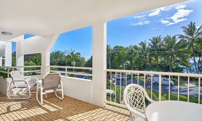 Clifton Beach Apartamento | Privately Managed Beachfront Apartment in Argosy Clifton Beach