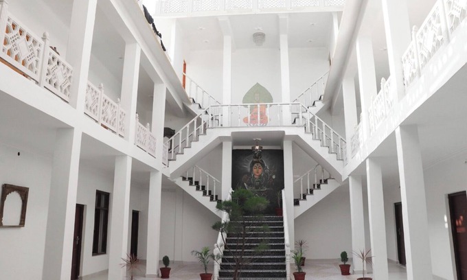 Khajuraho Hotel | Priyanka Resort