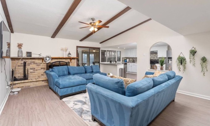 Northeast Carrollton Casa | Proctor Family Home W/ Game room in great Area