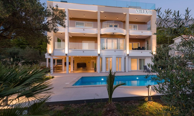 Promajna Apartamento | Promajna Villa 01, Apartamento 01 (6 + 2, planta baja)