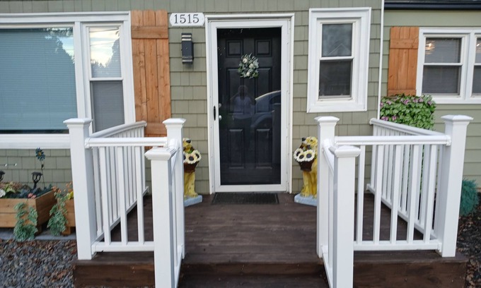 Mount Airy Casa | PROMO 10% WEEKLY/20% MONTHLY Pet Friendly on Forrest, Small fenced area for pets