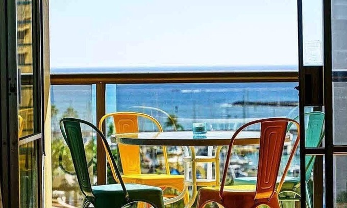 Waikiki Apartamento | PROMO 40% MONTHLY DISCOUNT! WAIKIKI OCEAN/HARBOR VIEW 2BDRM 1 BTH FULL KITCHEN