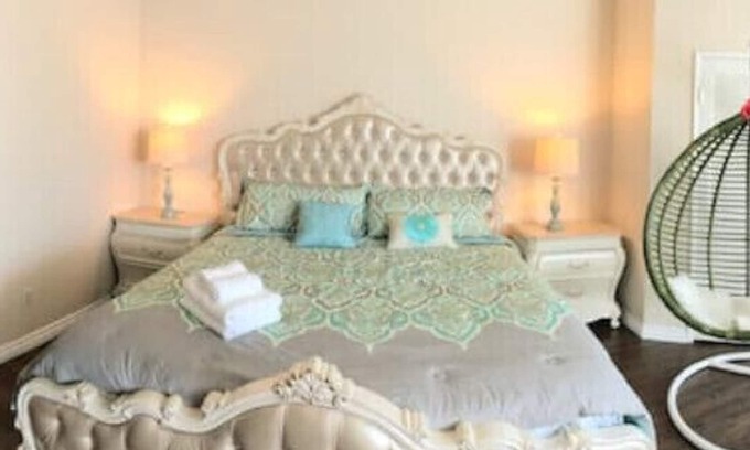 West Covina Casa | PROMO 5% WEEKLY /10% MONTHLY DISCOUNT Summer Special Comfort townhouse 4BE/2.5BA