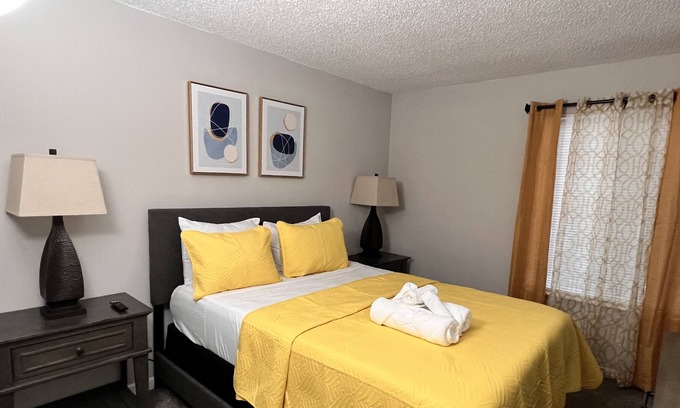 Bellevue Apartamento | PROMO 5% WEEKLY/ 15% MONTHLY DISCOUNT Sleeps 8 - 20, Downtown Nashville, Zoo