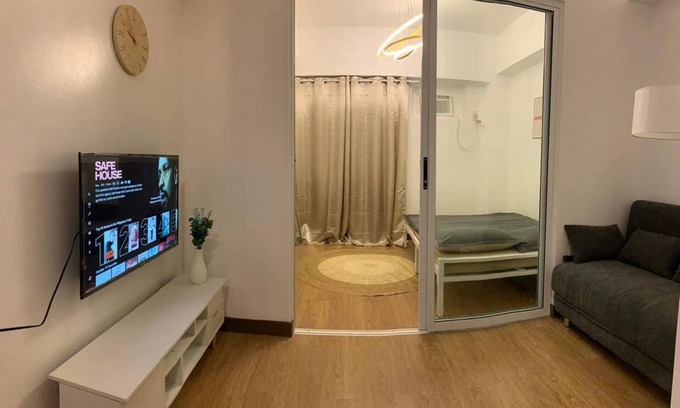 Cubao Apartamento | Promo! BNew accessible 1BR condo w/ city view