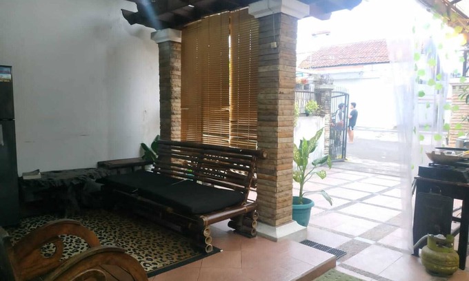 Cimahi Casa | Casa completa Sarimadu99 (Casa completa, Desayuno, Wifi, Gazebo)