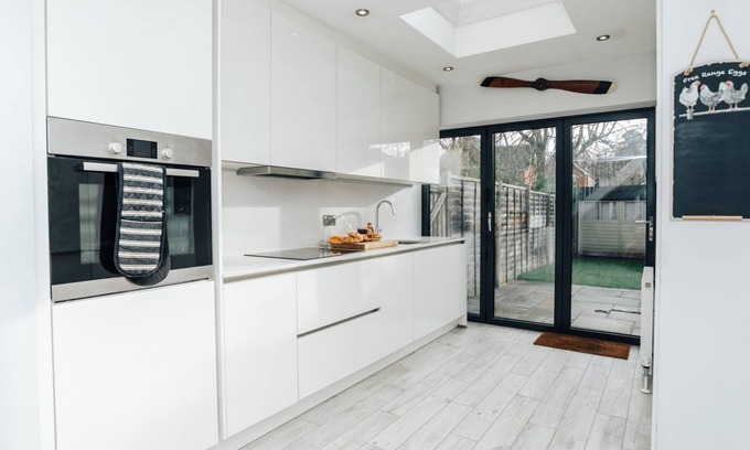 Wargrave Casa | Propeller House - From 165 Per Night