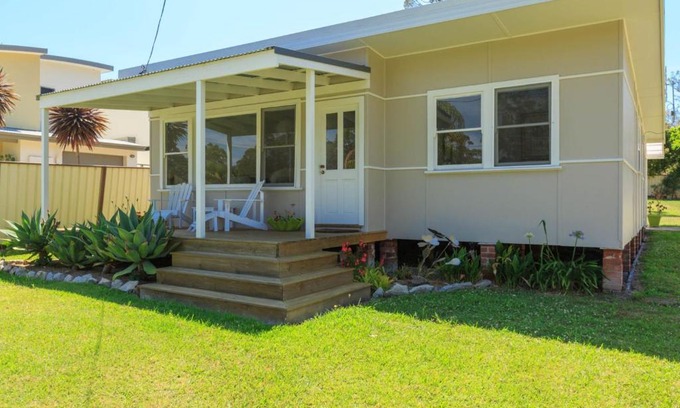 Huskisson Casa | Propeller Lime Couples Only 4pm Check Out Sundays