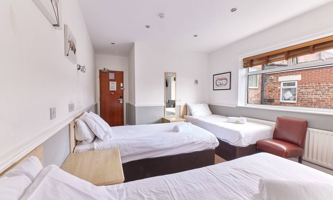 Jesmond Cama Y Desayuno | Properties Unique | Dene Rooms Triple 29