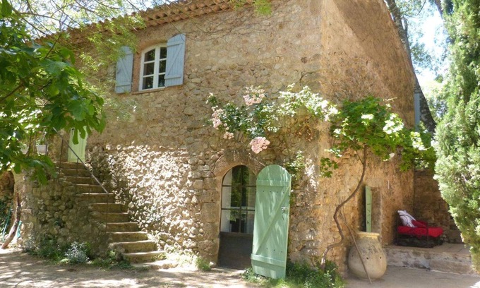Salernes Casa | Property ****for 8 people- 1.2 hectares-1 pond