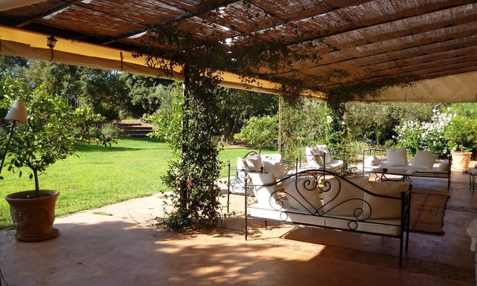 Cuers Casa | Propiedad dos casas en un hermoso entorno natural. 19 personas.