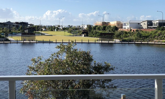 Birtinya Apartamento | Property Vine - Waterline