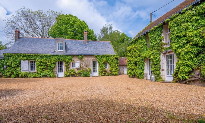 Pontigne Casa | Propriété au Calme Avec Piscine au Coeur de L'anjou ! Idéale Pour les Familles