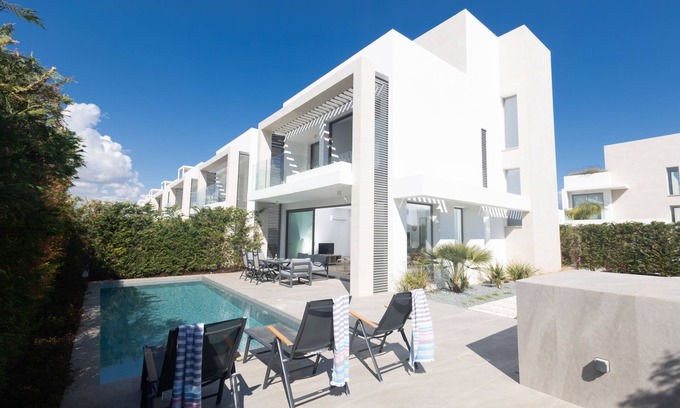 Kapparis Cabaña | Protaras Azure Villa AZV16 - sleeps 7 guests in 3 bedrooms
