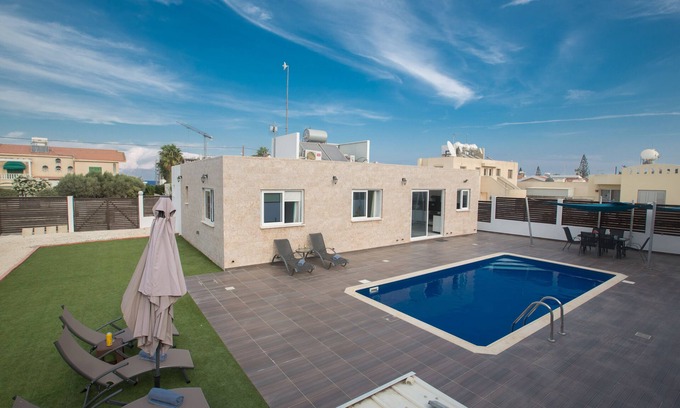 Protaras Cabaña | Protaras Holiday Villa GD42 - una villa con capacidad para 6 personas en 3 habitaciones