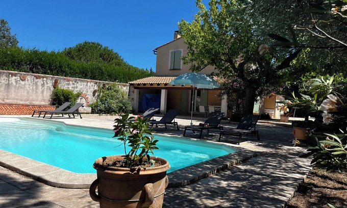 Saint-Genies-de-Comolas Casa | Provencal villa with pool and large garden
