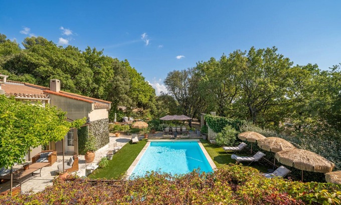 Vernegues Casa | Provencal bastide with heated pool near Alpilles and Luberon