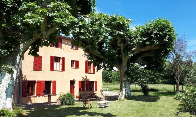 Villecroze Otro | Provençal farm among olive trees; view of the hill from a large shaded terrace
