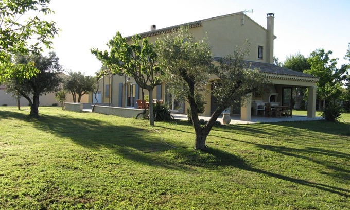 Pernes-les-Fontaines Casa | Villa provenzal en una zona tranquila, cerca del centro de la ciudad
