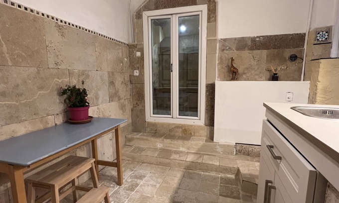 Le Revest-les-Eaux Apartamento | Provencal studio, cachet, calm