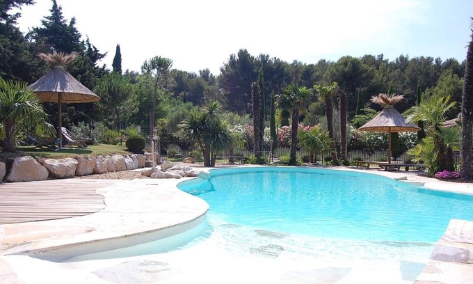 Chateaurenard Villa | Villa provenzal con los servicios ambientales de los bosques de pino hermosa piscina
