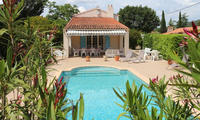 Gareoult Villa | Provencal villa with pool