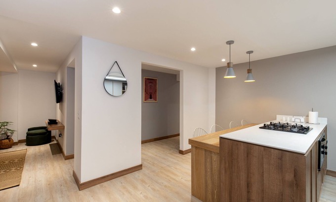El Poblado Apartamento | Provenza Private Jacuzzi/Astonishing 2BR AC