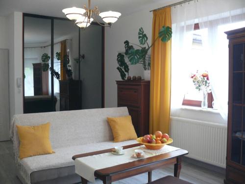 Bielany Wroclawskie Apartamento | Przytulny Apartament z Parkingiem na przedmieściach Wrocławia by Noclegi Renters