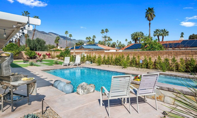 Araby Casa | PS Avery: Desirable South End (Less Wind) 3BD Home With Style and Charm!