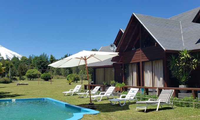 Molco Chalet De Esquí | Pucon Chile, Parque Los Arrayanes & Salon de Eventos. Amplio Chalet para 22 pax