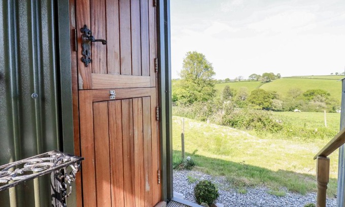 Brazzacott Casa | Puddle Duck Shepherds Hut