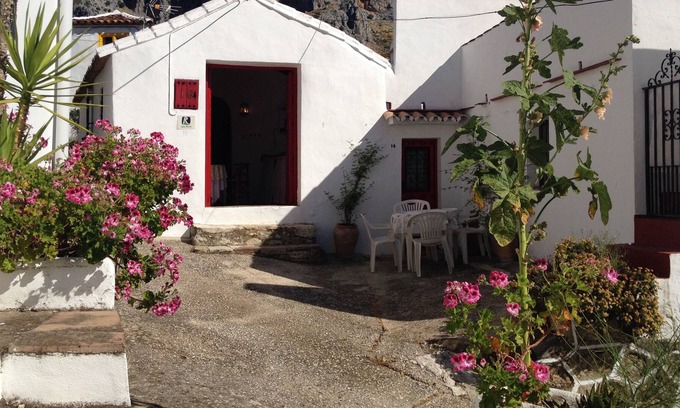 Montejaque Casa | PUERTA ROJA - Casa Rural - Sierra de Grazalema - Ronda