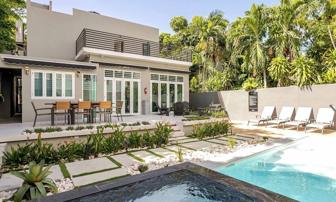 Santurce Chalet De Esquí | Puerto Rico vacation dream house