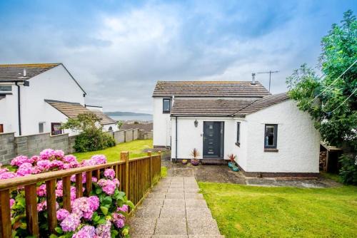 Broad Haven Casa | PuffinPatch - Beachside Cottage