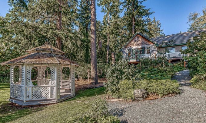 Clinton Casa | Puget Sound-view group getaway with water views, games & entertainment