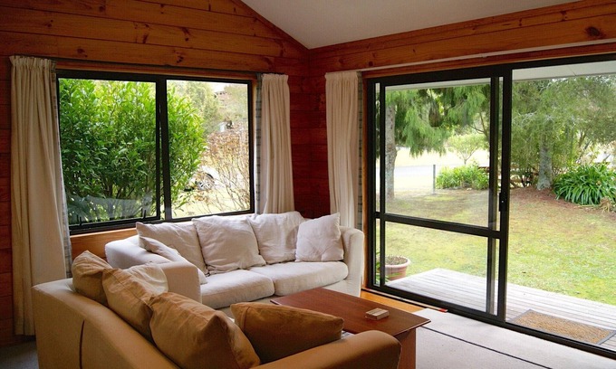 Pukawa Cabaña | Puka Lodge - Pukawa Bay Holiday Home
