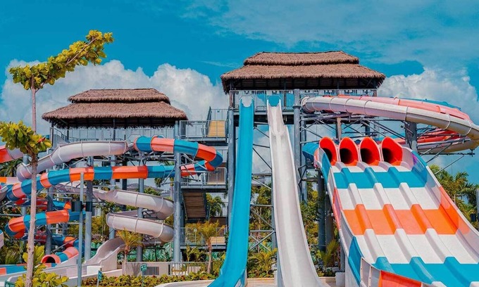 Punta Cana Hotel | Punta Cana All-Encompassing Resort Experience with Casino Thrills | 4 Units
