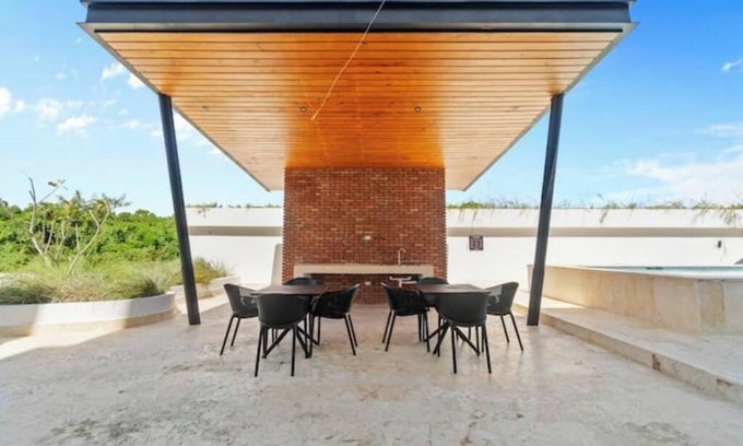 Punta Cana Apartamento | Punta Cana Village, Modern PH 3bdr w/ Pool & Gym