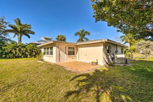 Punta Gorda Casa | Punta Gorda Home with Backyard about 1 Mile to Dtwn!