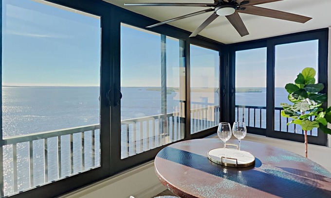 Punta Rassa Condominio | Punta Rassa #906 Breathtaking Luxurious 2 bed Condo with Spectacular Views