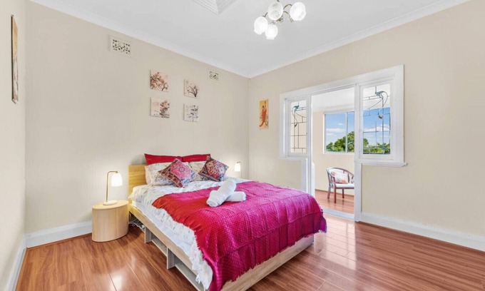 Putney Casa | Puntey 3-Bedroom Comfortable Villa with Parking and Cooking Facilities