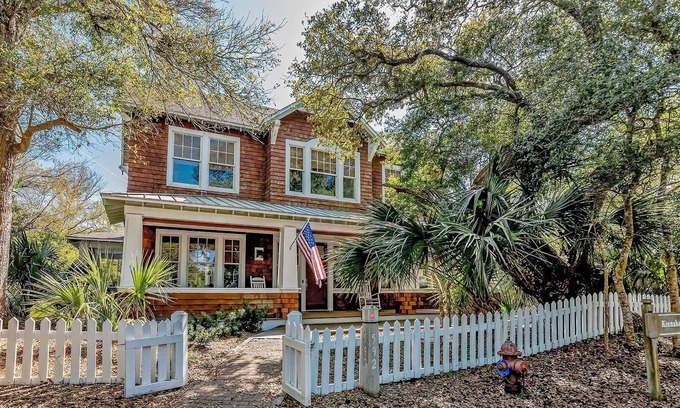 Cape Fear Station Casa | Pura Vida | 5 Bed, 4 Bath