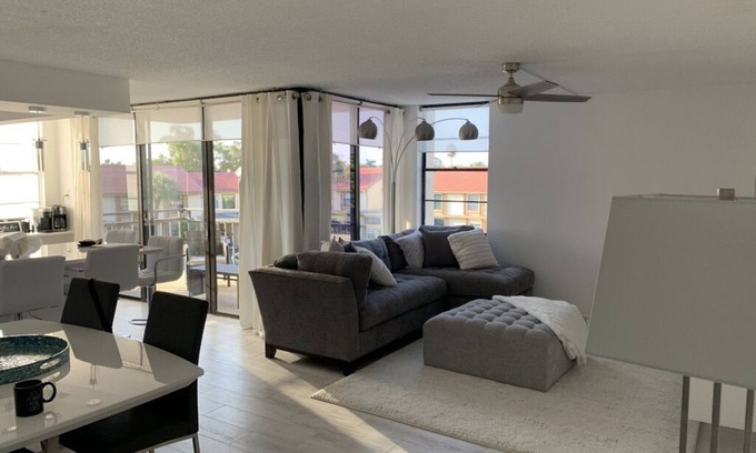Casa del Mar Condominio | Pure Luxury on Isla Del Sol, 90 steps from the Ocean