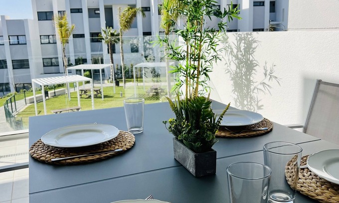 Alcorrin Apartamento | Pure South – Elegancia moderna con vistas al mar