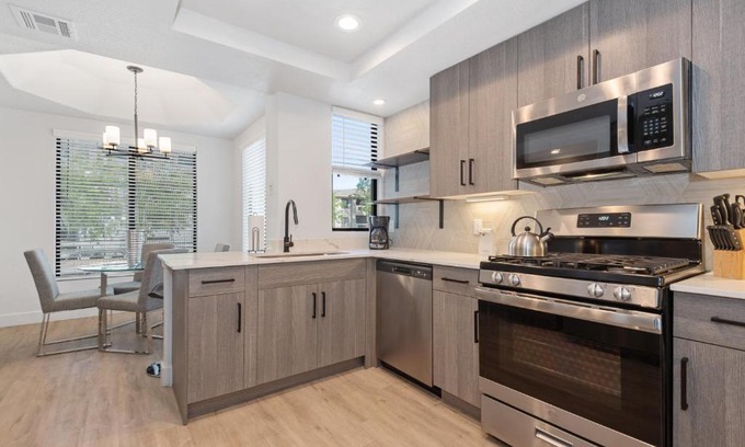 Kierland Apartamento | Pure Suites Furnished Two Bed Apts Pool Gym Scottsdale Quarter Kierland Commons