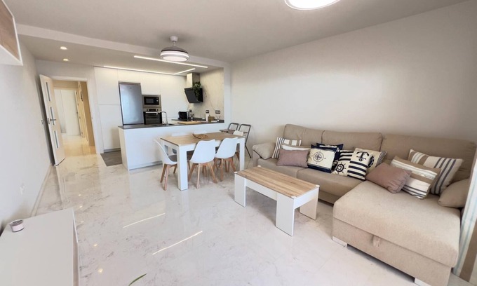 Almunecar Apartamento | PUSHE Marina del Este Beach & Sport 2